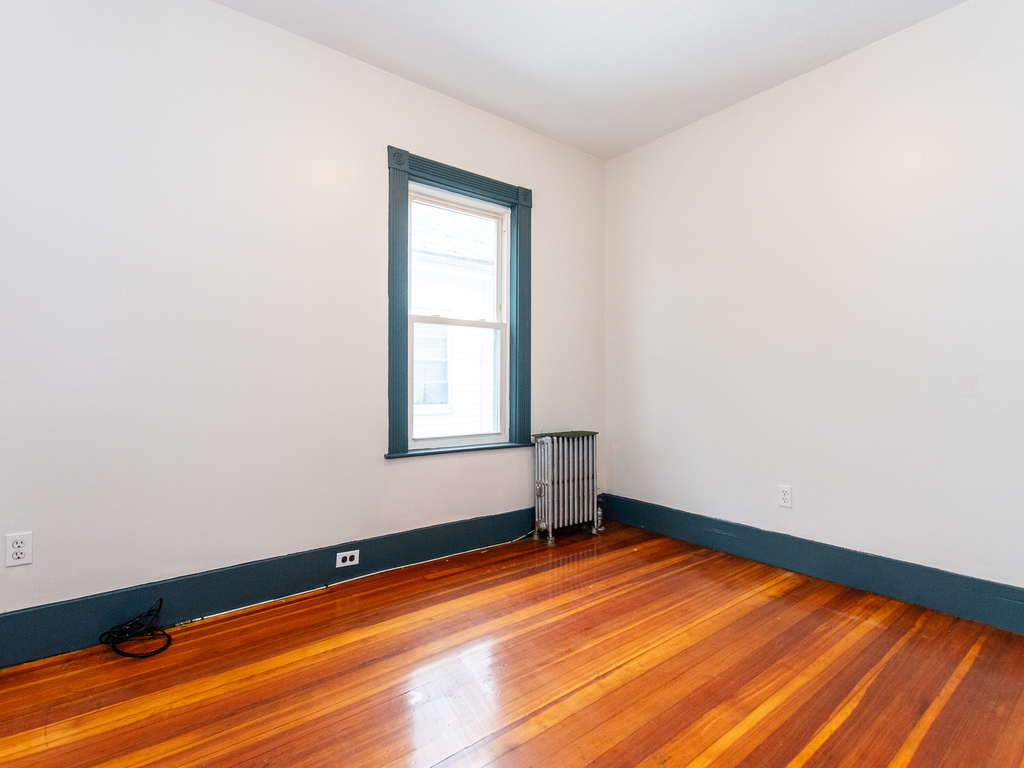 5 bed, 2 bath apartment for rent at 46 Shepton St Unit 2, Dorchester — photo 31 of 64