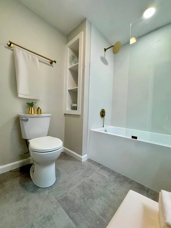 91 Bolton St, South Boston