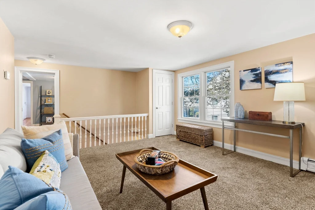 452 Main St, Amesbury