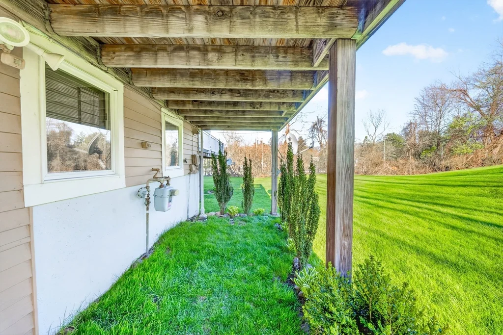 82 Camelot Dr, Worcester