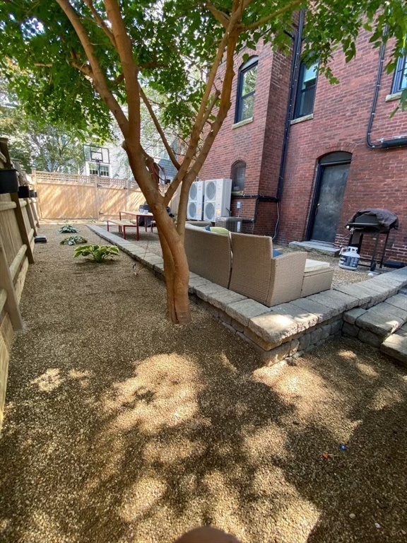 3 Bartlett St, Charlestown