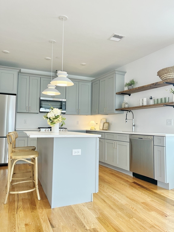 15 Maywood St, Roxbury