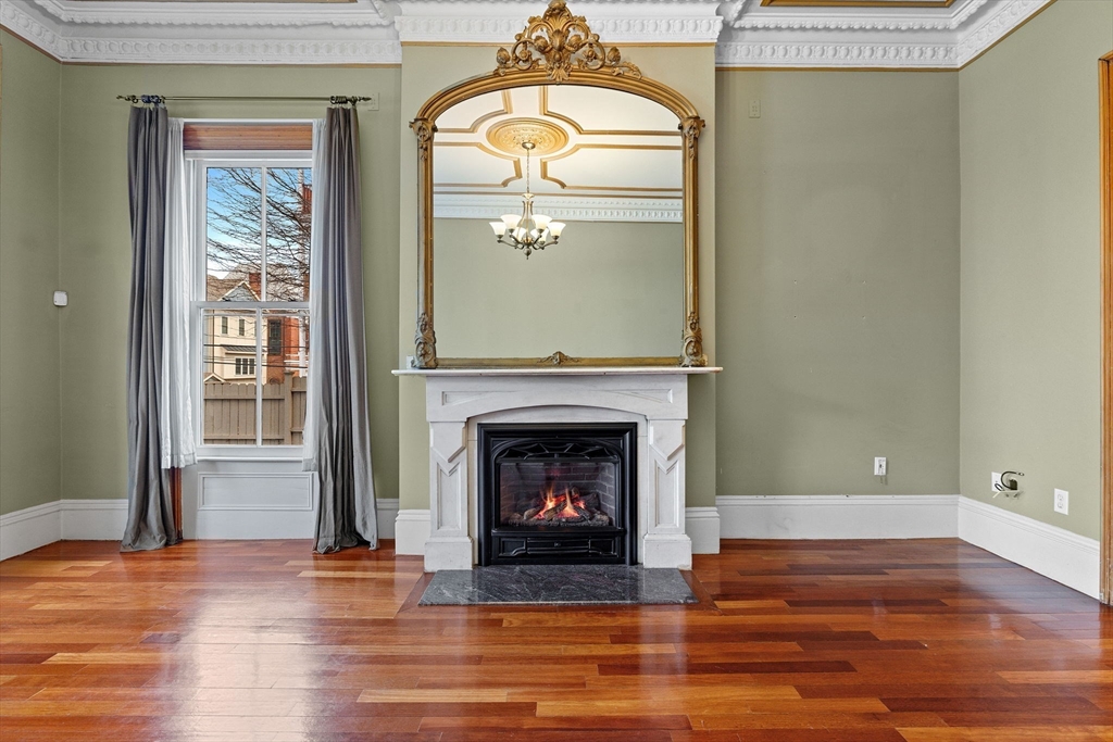 31 Millmont St, Roxbury