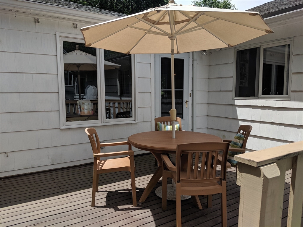 11 Renee Ter, Newton