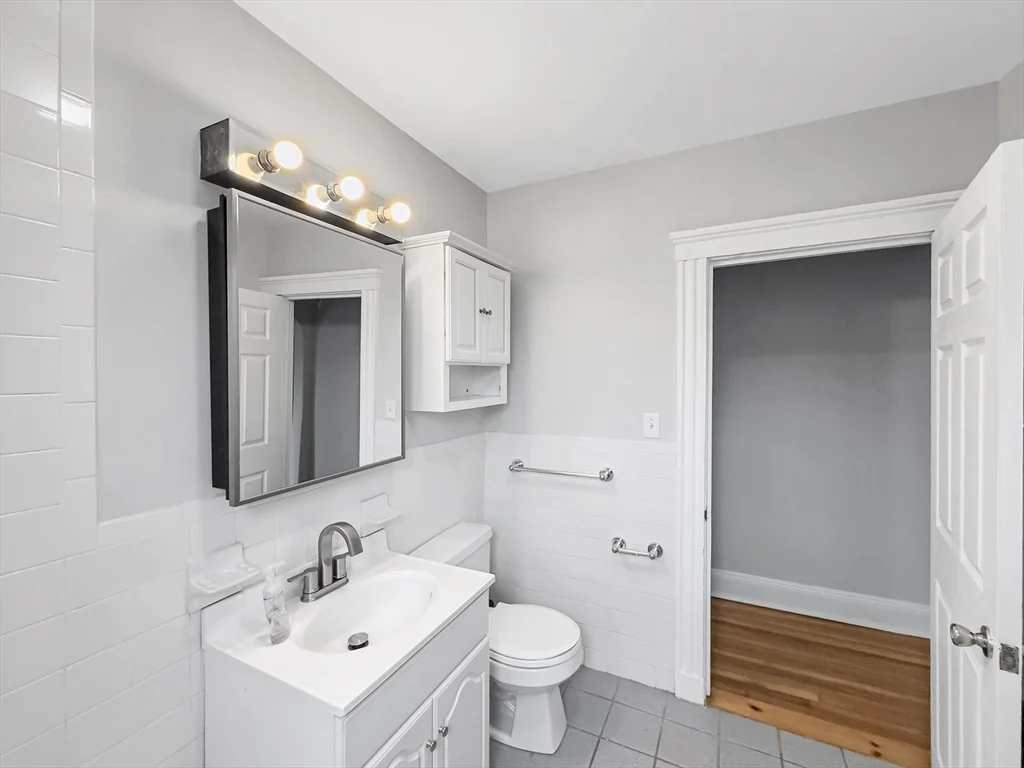 595 Centre St, Jamaica Plain