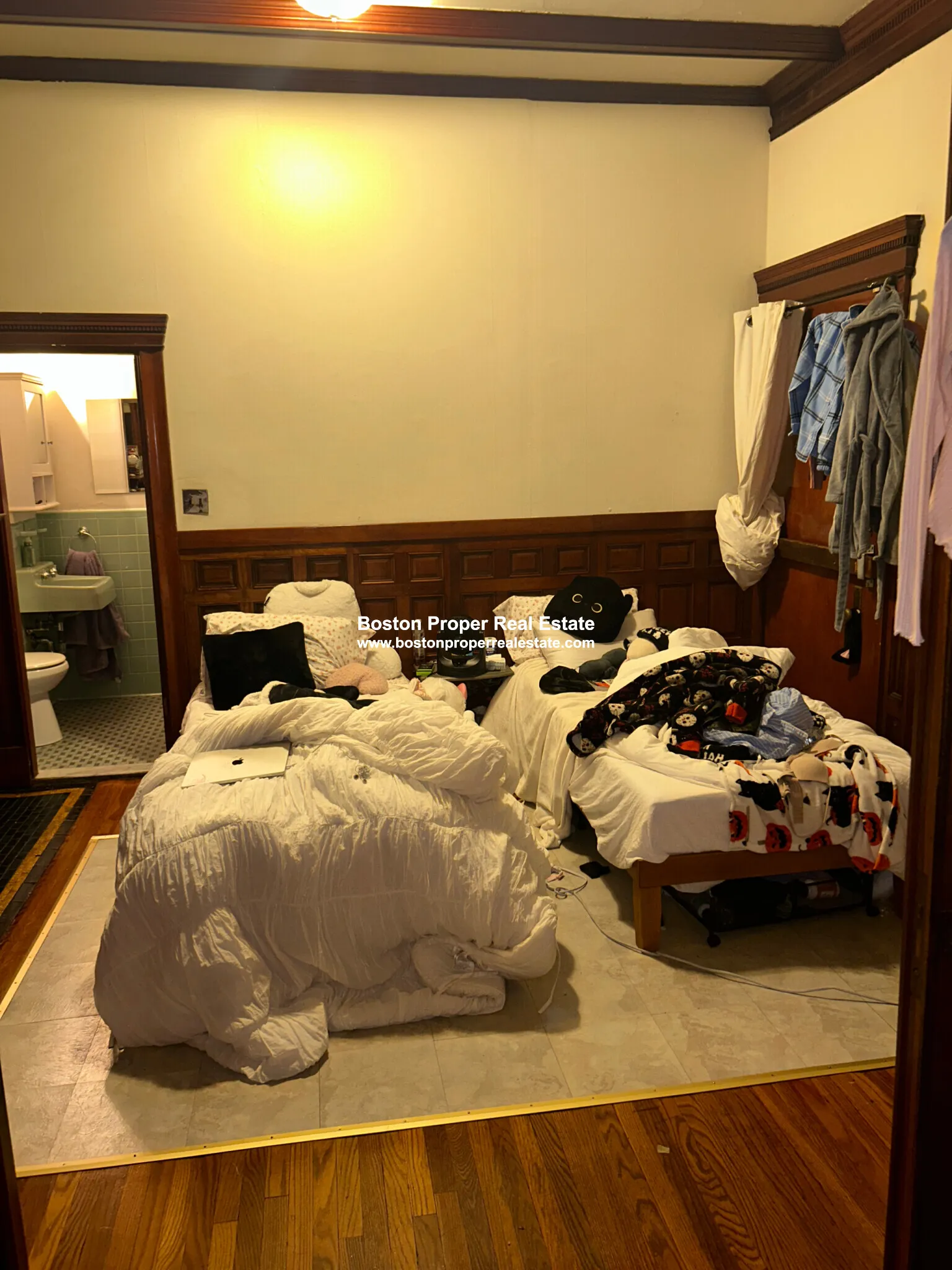 27 Bay State Rd, Fenway