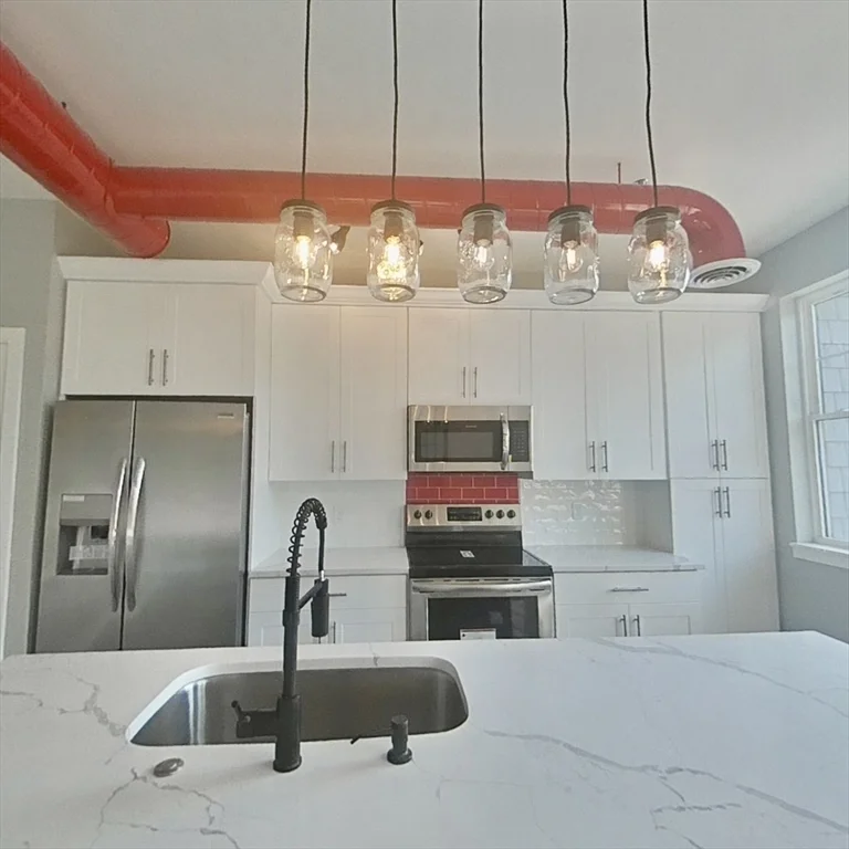15 Oak, Needham