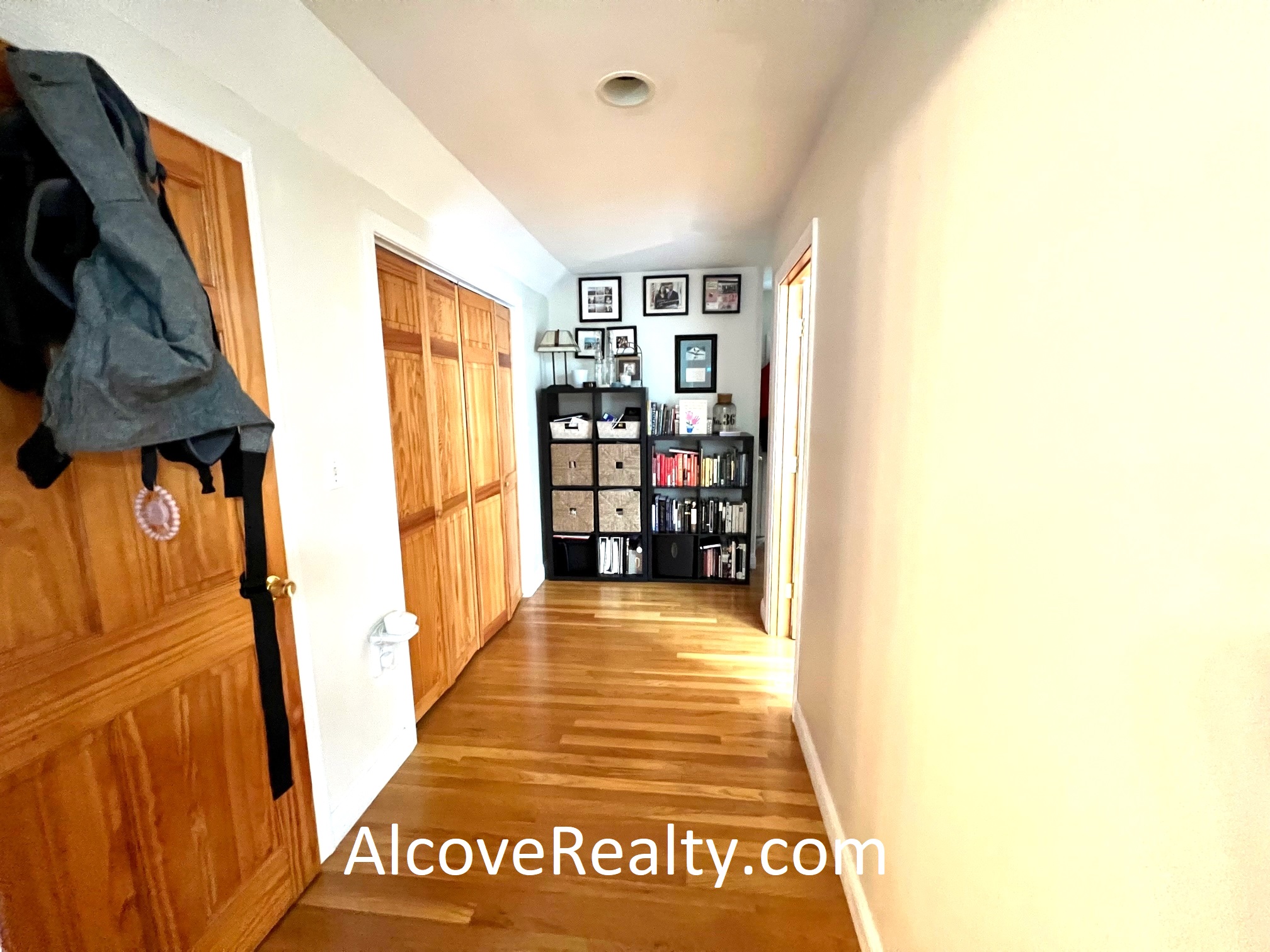 24 Burnham St, Tufts