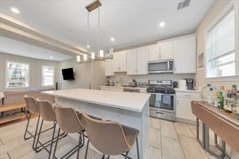 97 Hillside St, Mission Hill