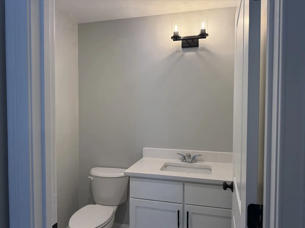 15 Kashmir's Way, Middleboro