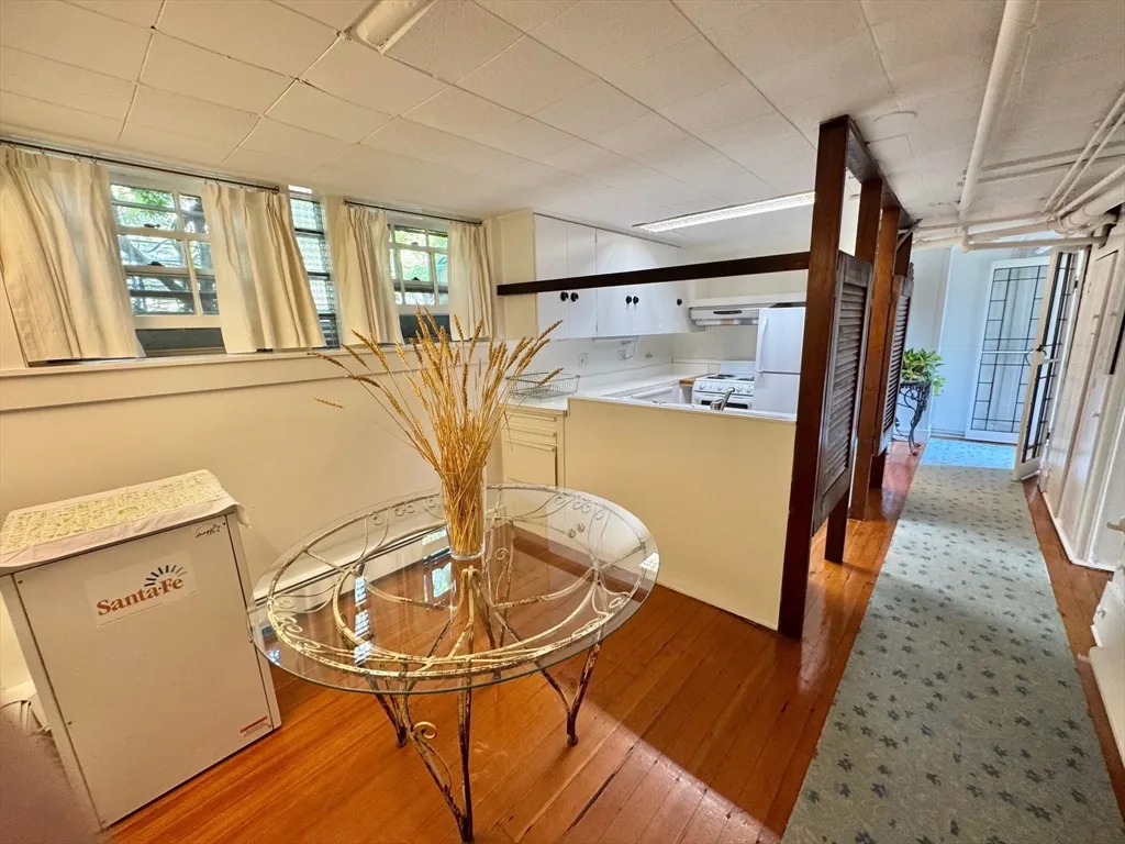 12 Humboldt St, Neighborhood Nine