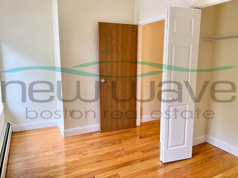 586 Massachusetts Ave, South End