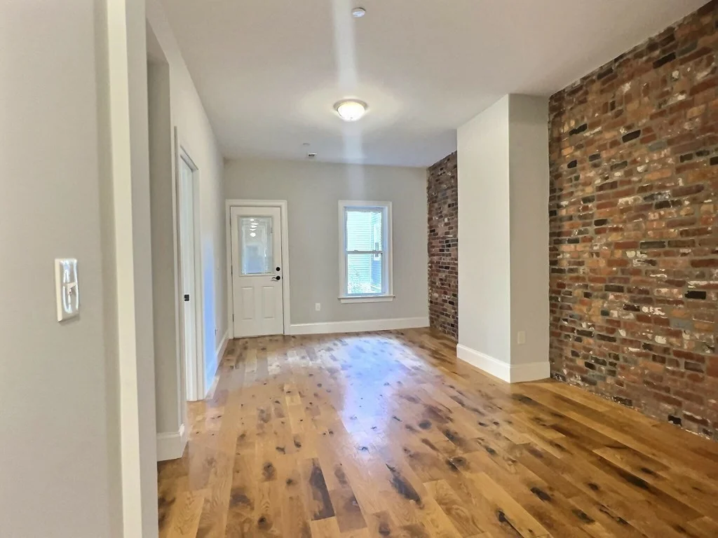 255 Paris, East Boston