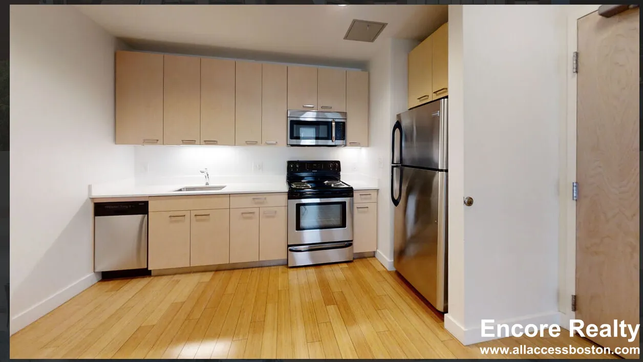 1085 Boylston St, Fenway