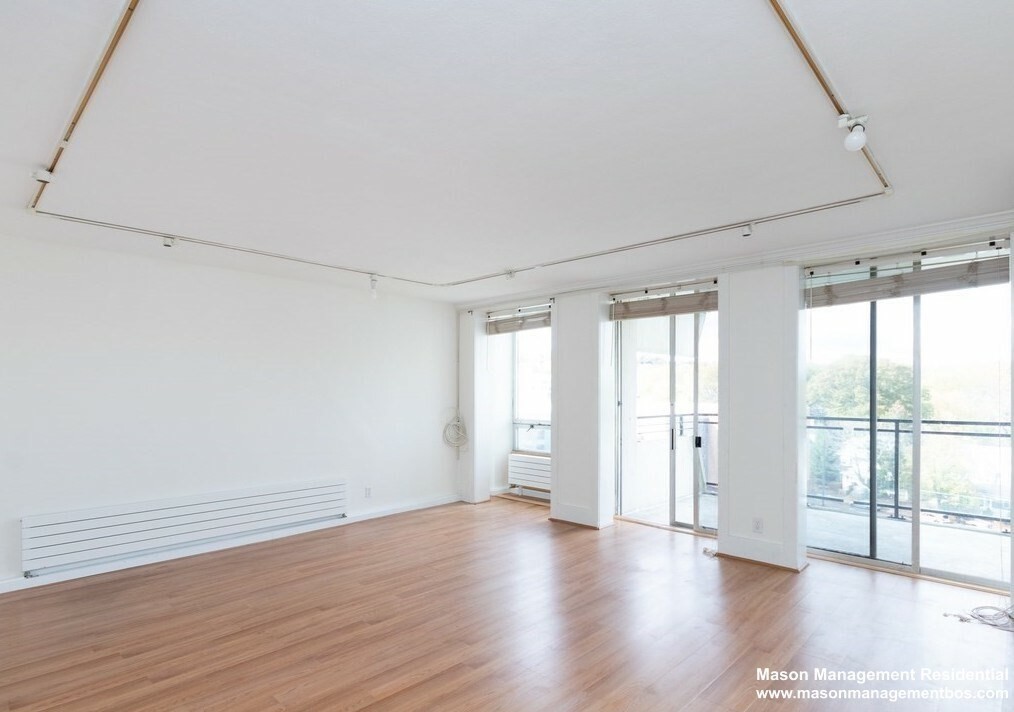 60 Babcock St, Coolidge Corner