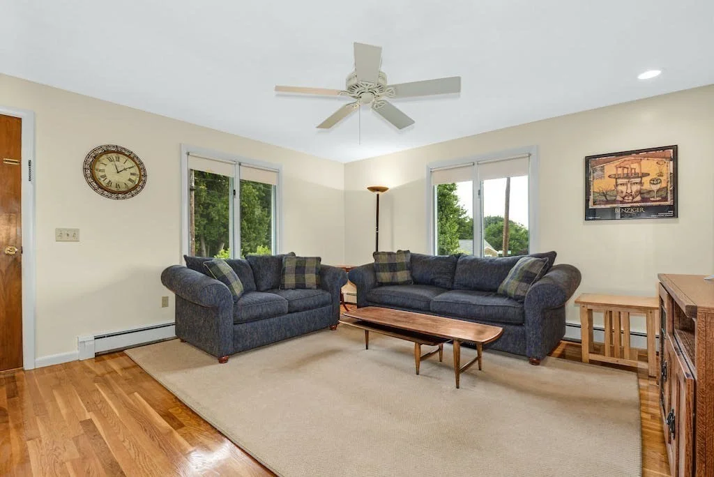 4 Upland Ave, Shrewsbury