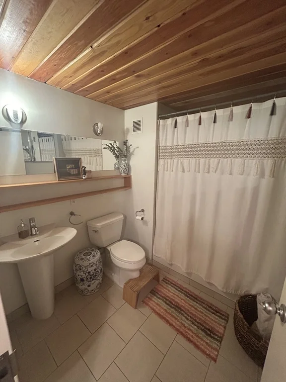 290 Pleasant St, Watertown