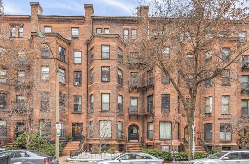 35 Bay State Rd, Fenway