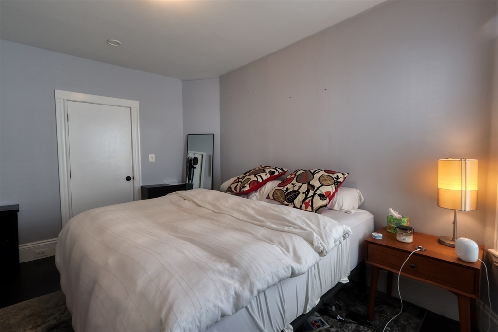 637 Broadway, Everett