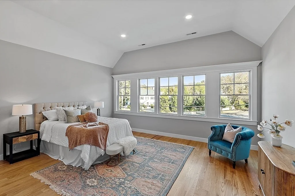 18 Sprague Rd, Wellesley Hills