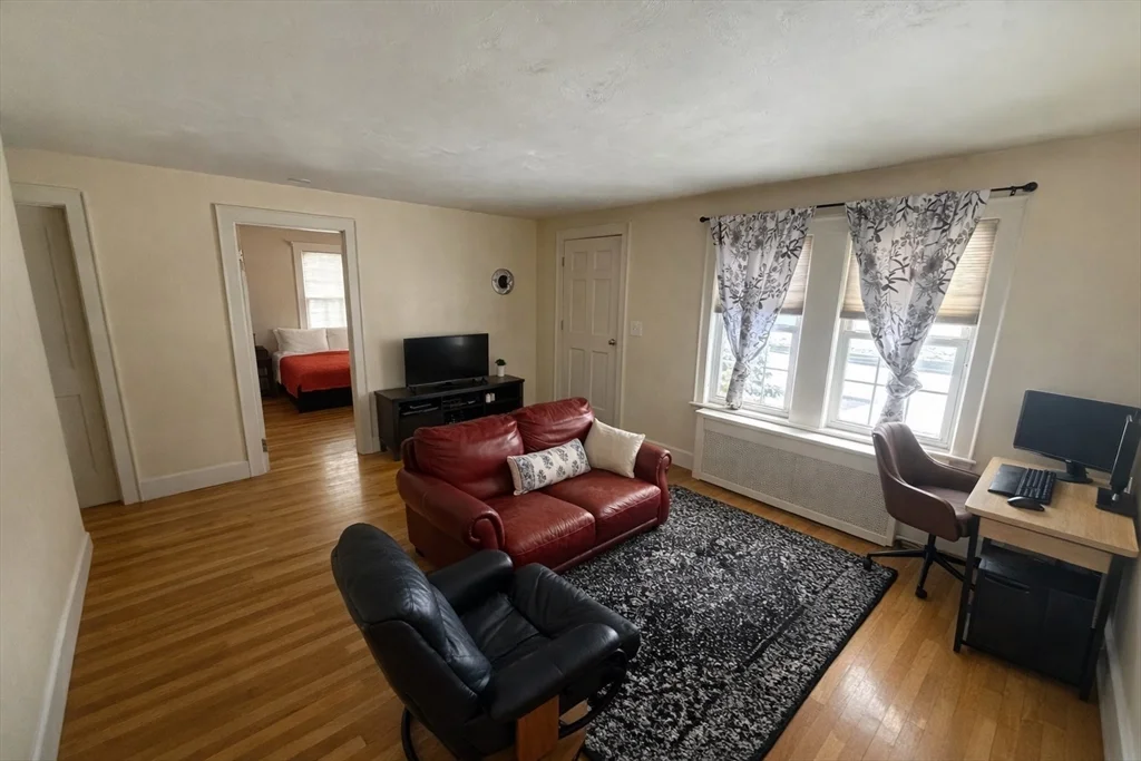 45 Mcphee Rd, Framingham