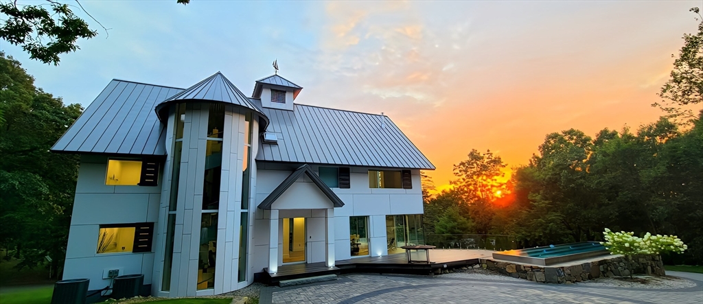 30 Whipple Rd, Lexington