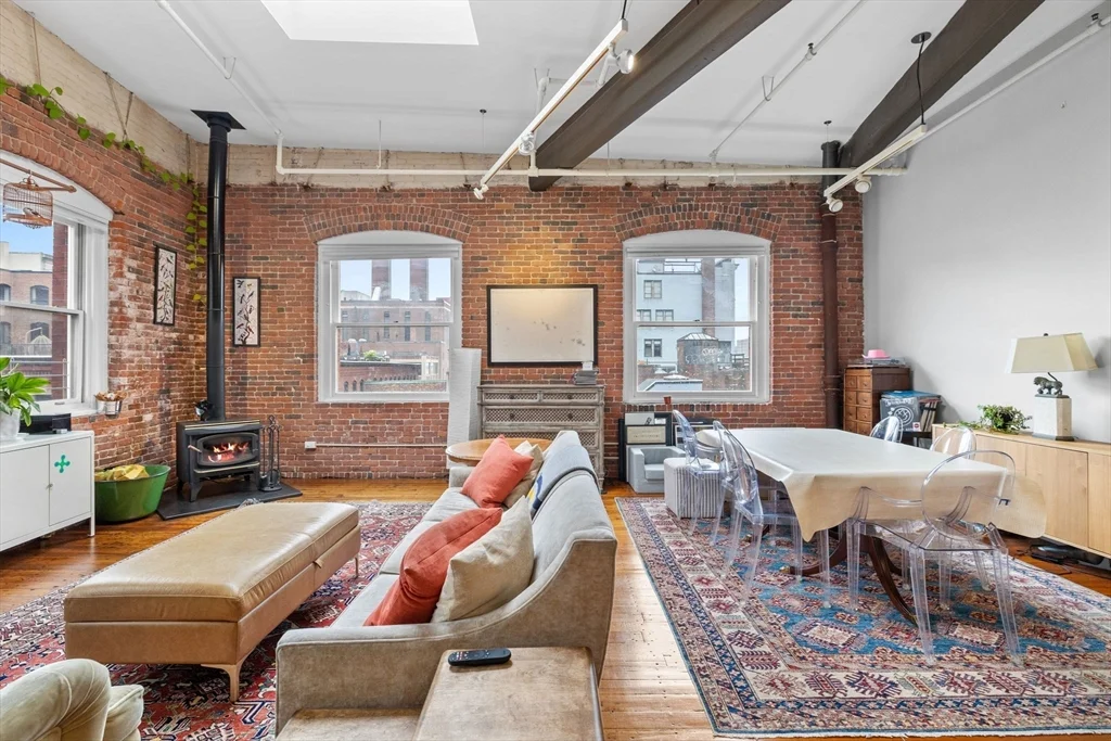 150 Lincoln St, Leather District