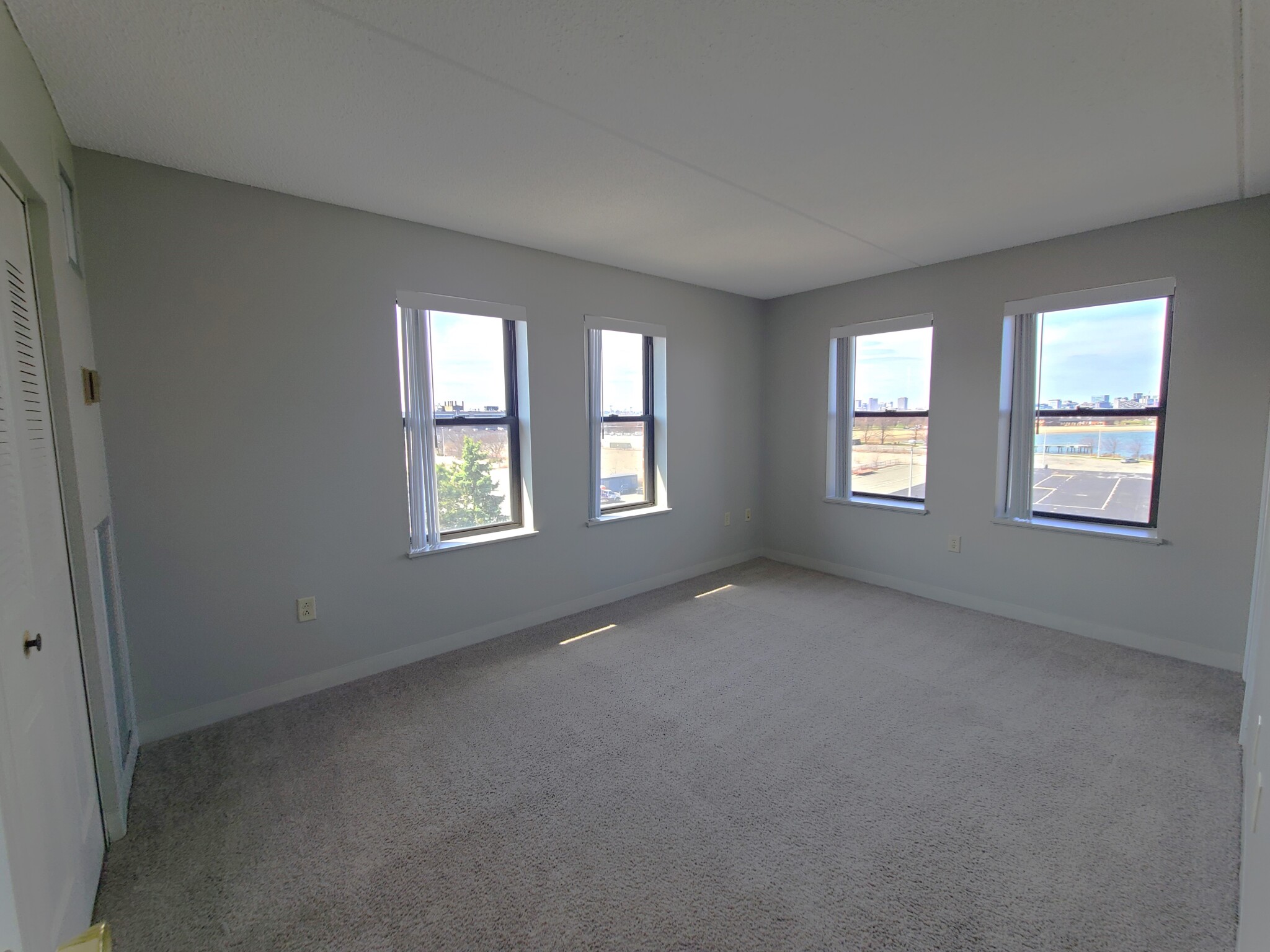 65 North Point Dr, Dorchester
