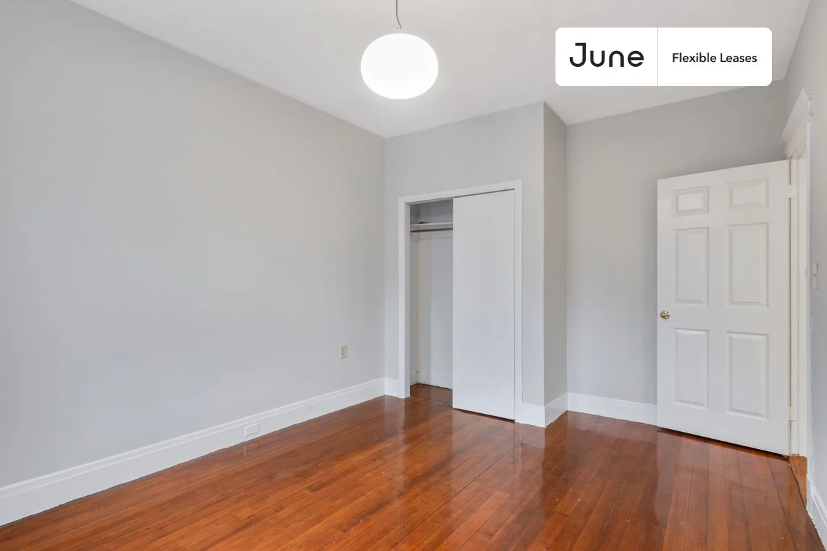 1905 Beacon St, Brookline