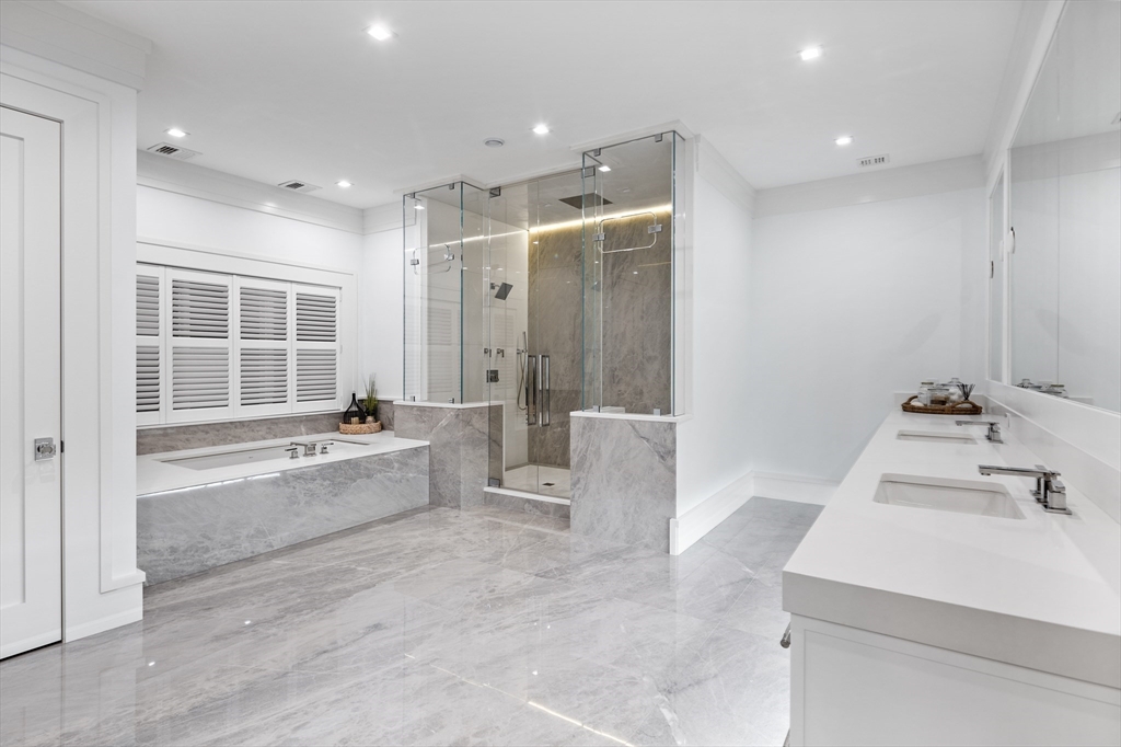 138 Woodland Rd, Brookline