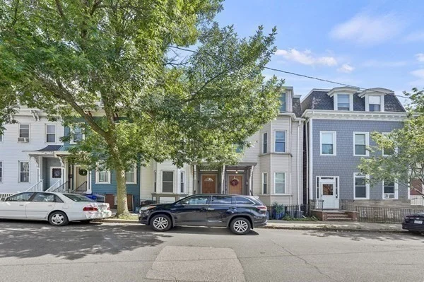 13 Telegraph St, South Boston