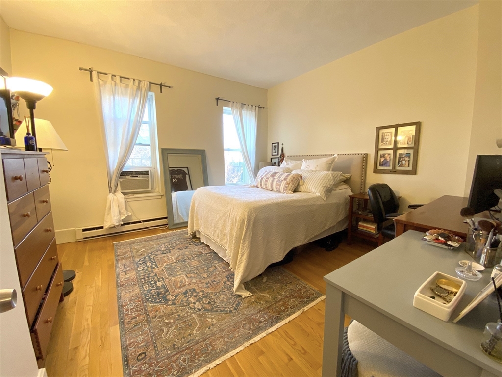 242 W Newton St, Back Bay