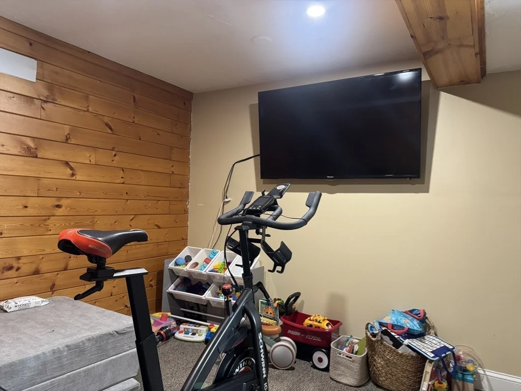 909 Pleasant St, Weymouth