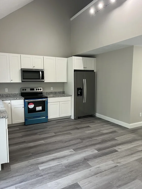 5 Santana Way, Carver