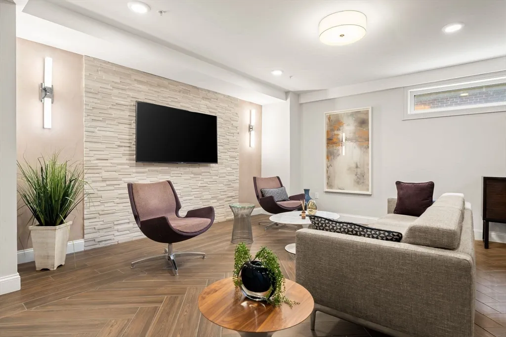 771 Harrison Ave, South End