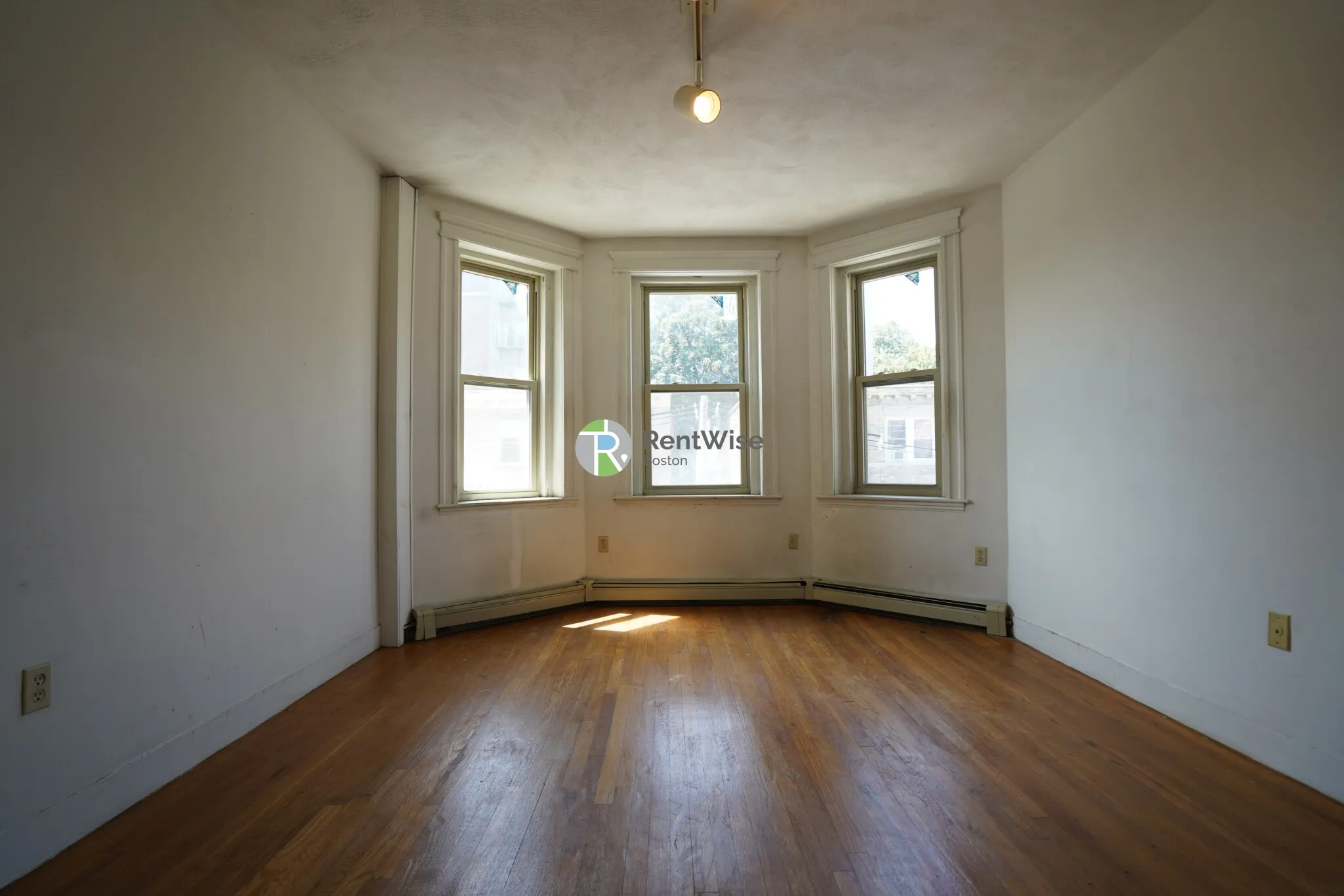 1677 Commonwealth Ave, Brighton