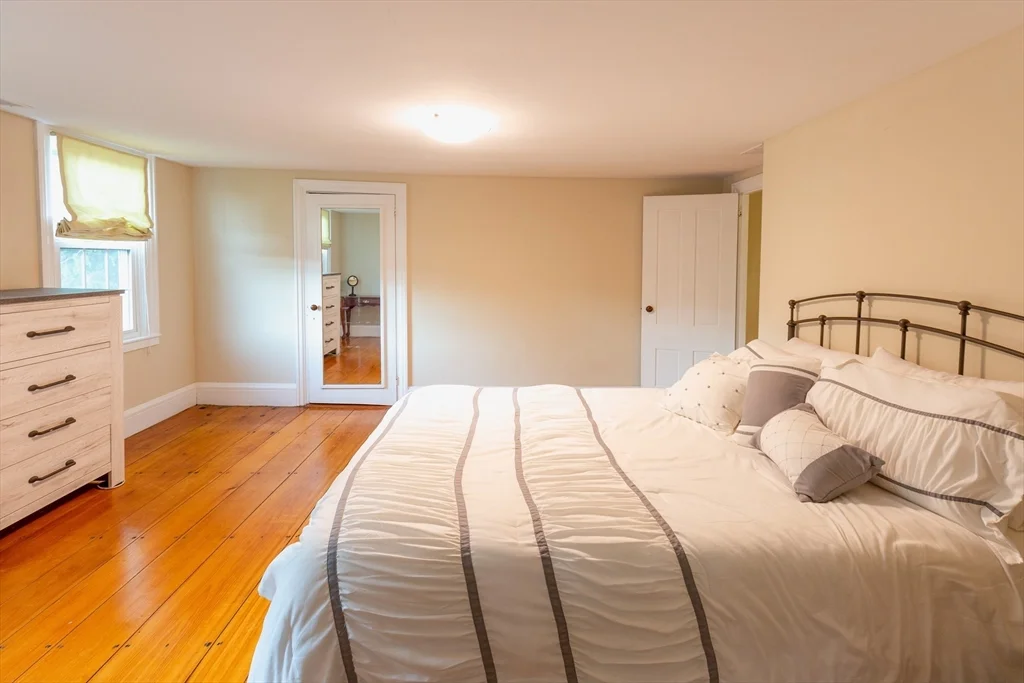 44 Russell St, Downtown