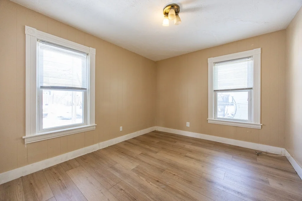 28 Richmond St, Blackstone