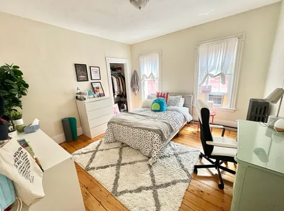 53 Hillside St, Mission Hill