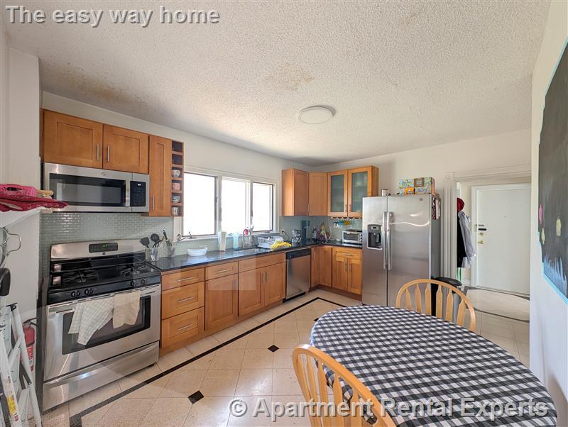 489 Main St, Magoun Square