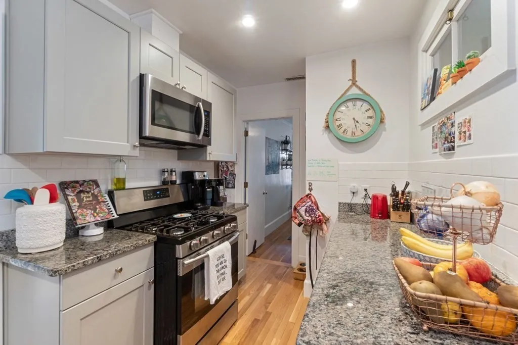 10 West Bellevue Ave, Avon Hill