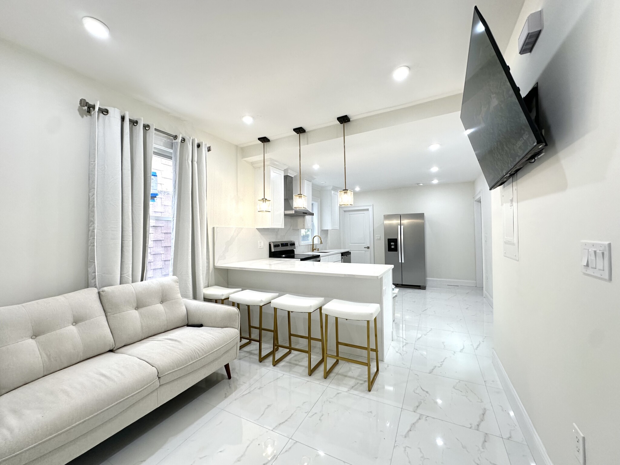 11 Burrell St, Roxbury