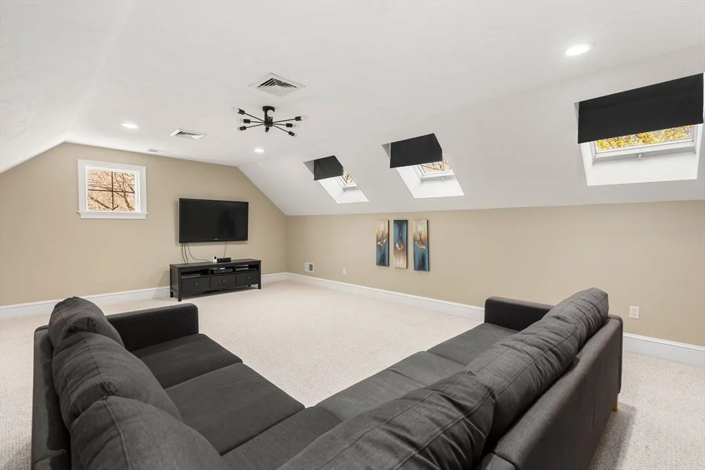 11 Bobolink Rd, Newton Lower Falls