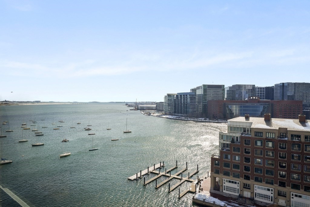 85 E India Row, Waterfront