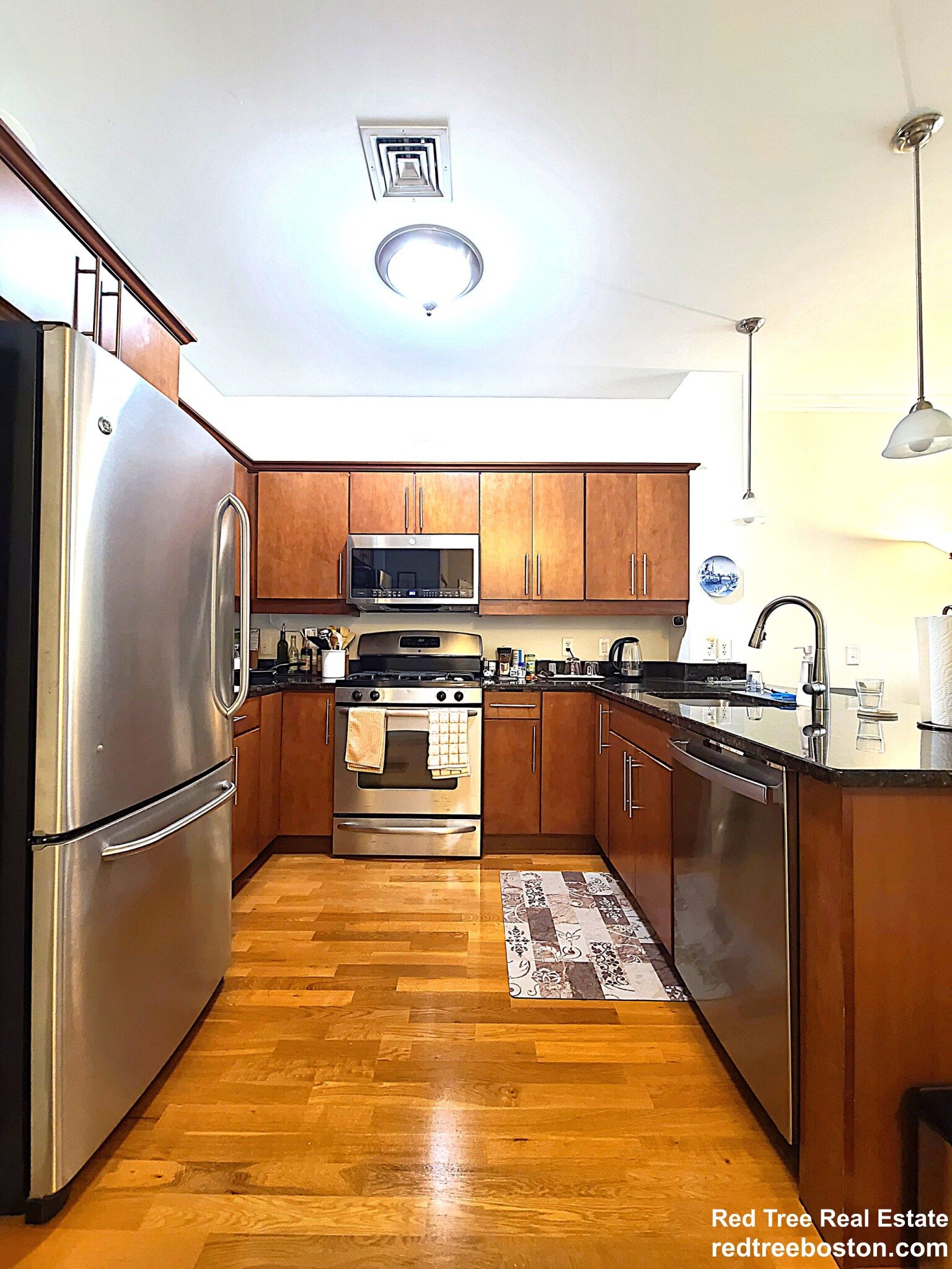 35 Commonwealth Ave, Chestnut Hill