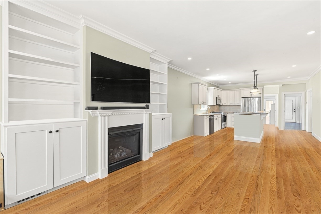 30 Middle St, South Boston