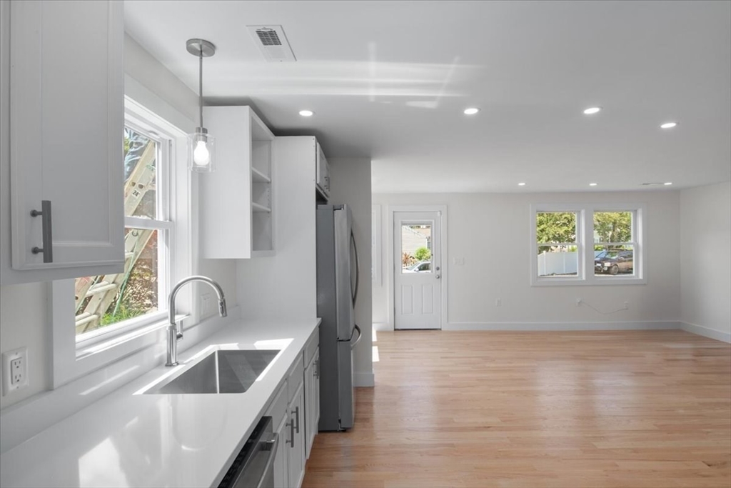 3 Cummings Cir, Randolph