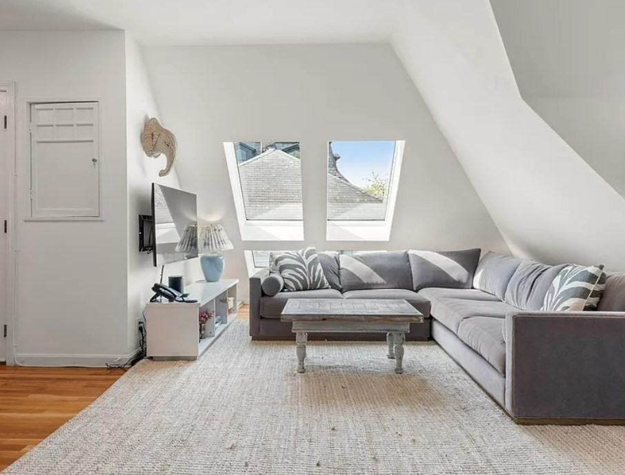 44 High St, Brookline Village