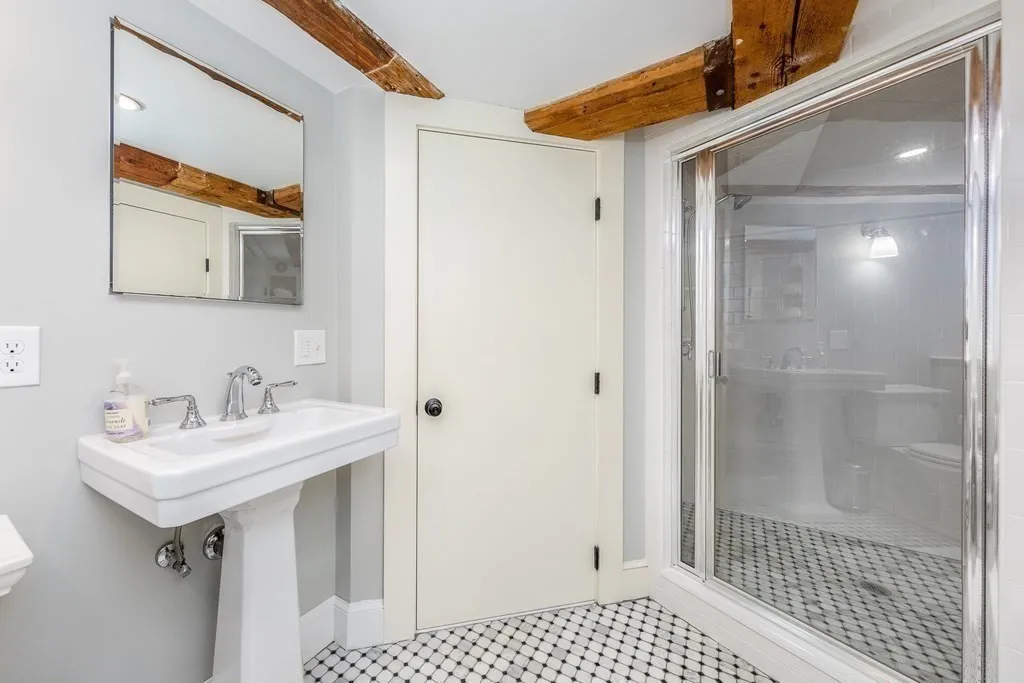 51 Washington, Marblehead