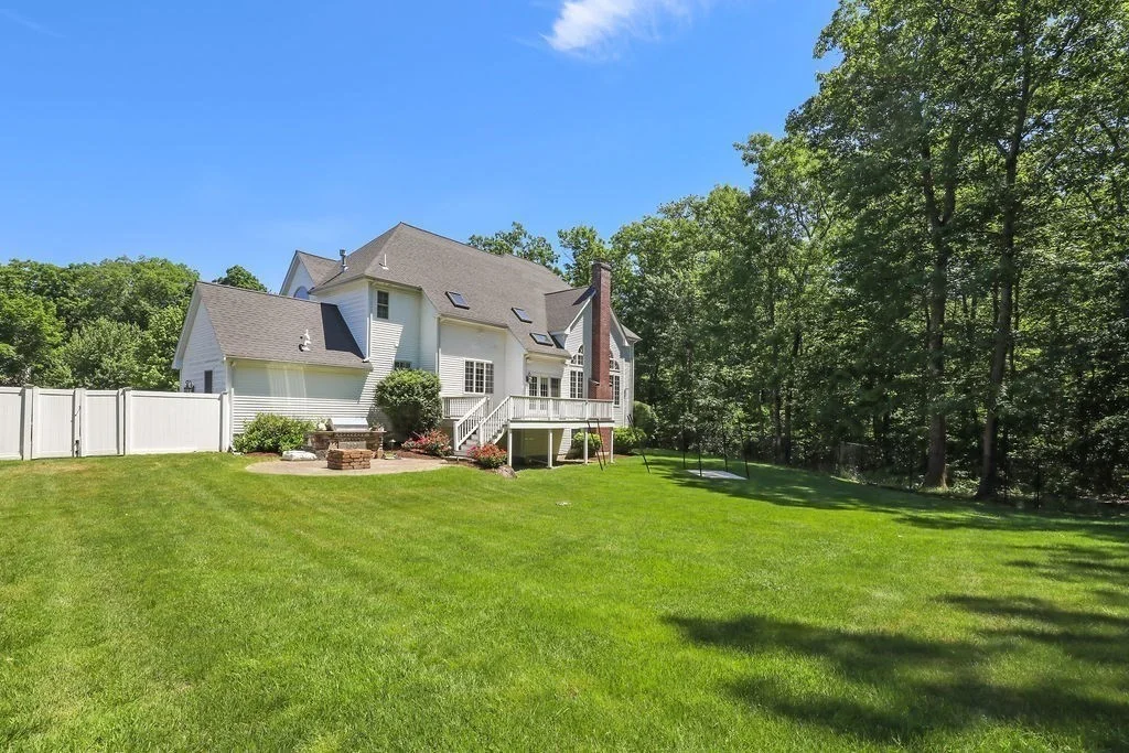 12 Ronald C Meyer Dr, North Attleboro